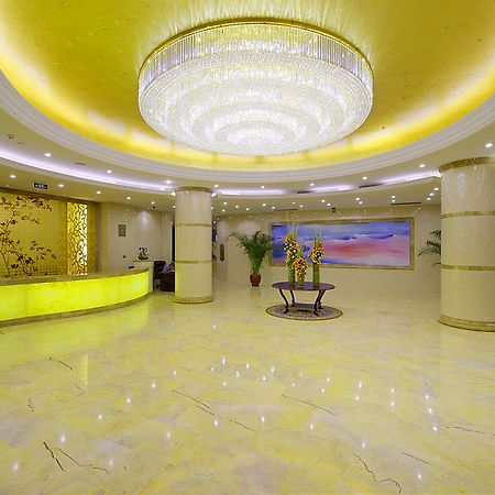 Plaza Hotel Пекин Екстериор снимка