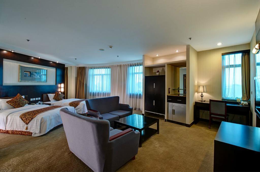 Plaza Hotel Пекин Екстериор снимка