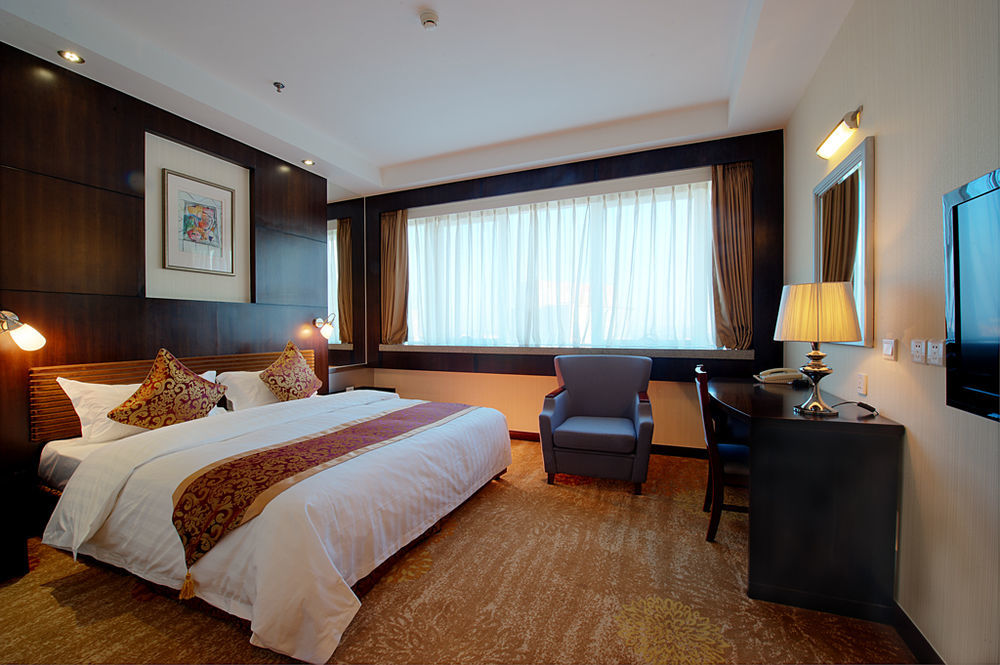 Plaza Hotel Пекин Екстериор снимка